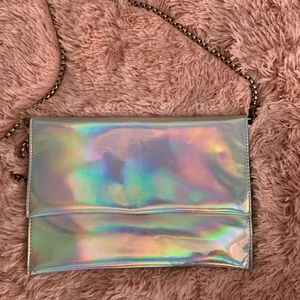 Iridescent clutch